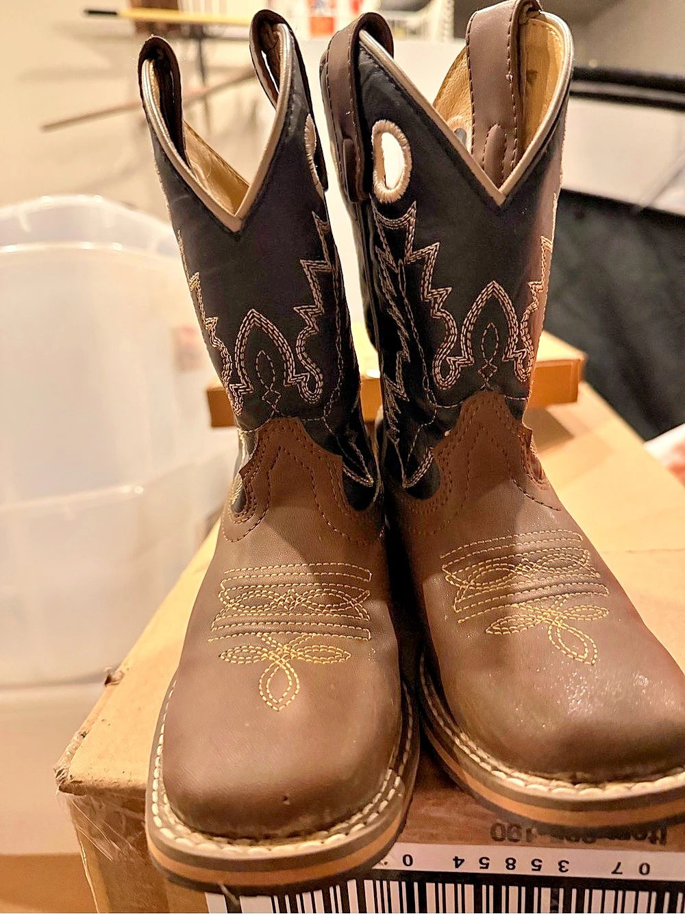 Smoky Mountain Boots Western Embroidered Boots in Brown & Black